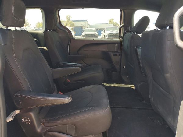 2020 CHRYSLER PACIFICA Touring