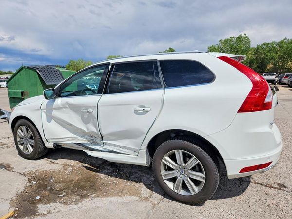 2016 VOLVO XC60