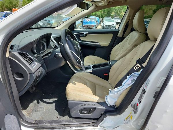 2016 VOLVO XC60