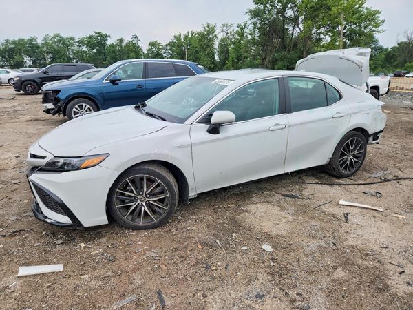 2024 TOYOTA CAMRY SE — Front 3/4