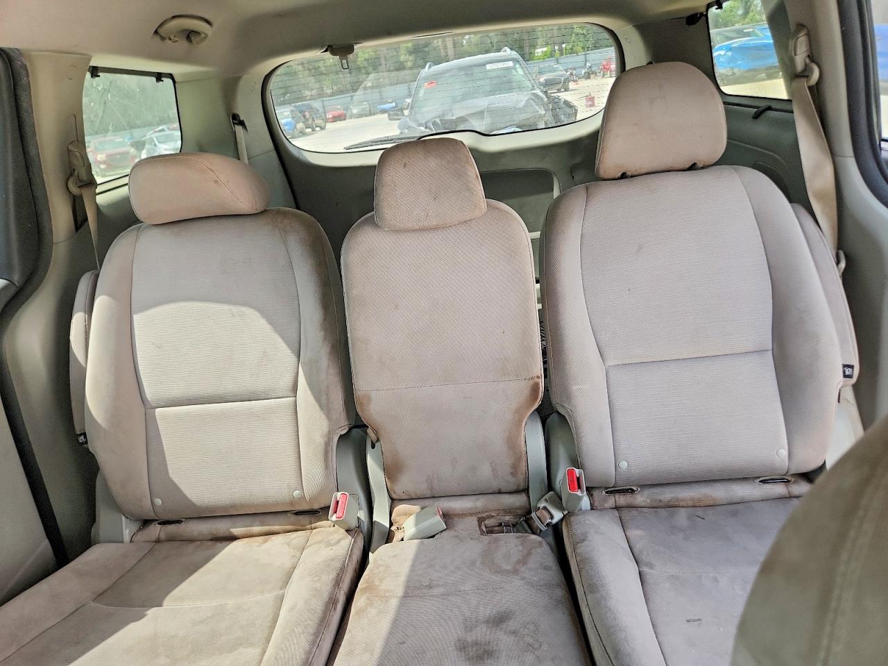 2015 KIA SEDONA GL - Middle-low