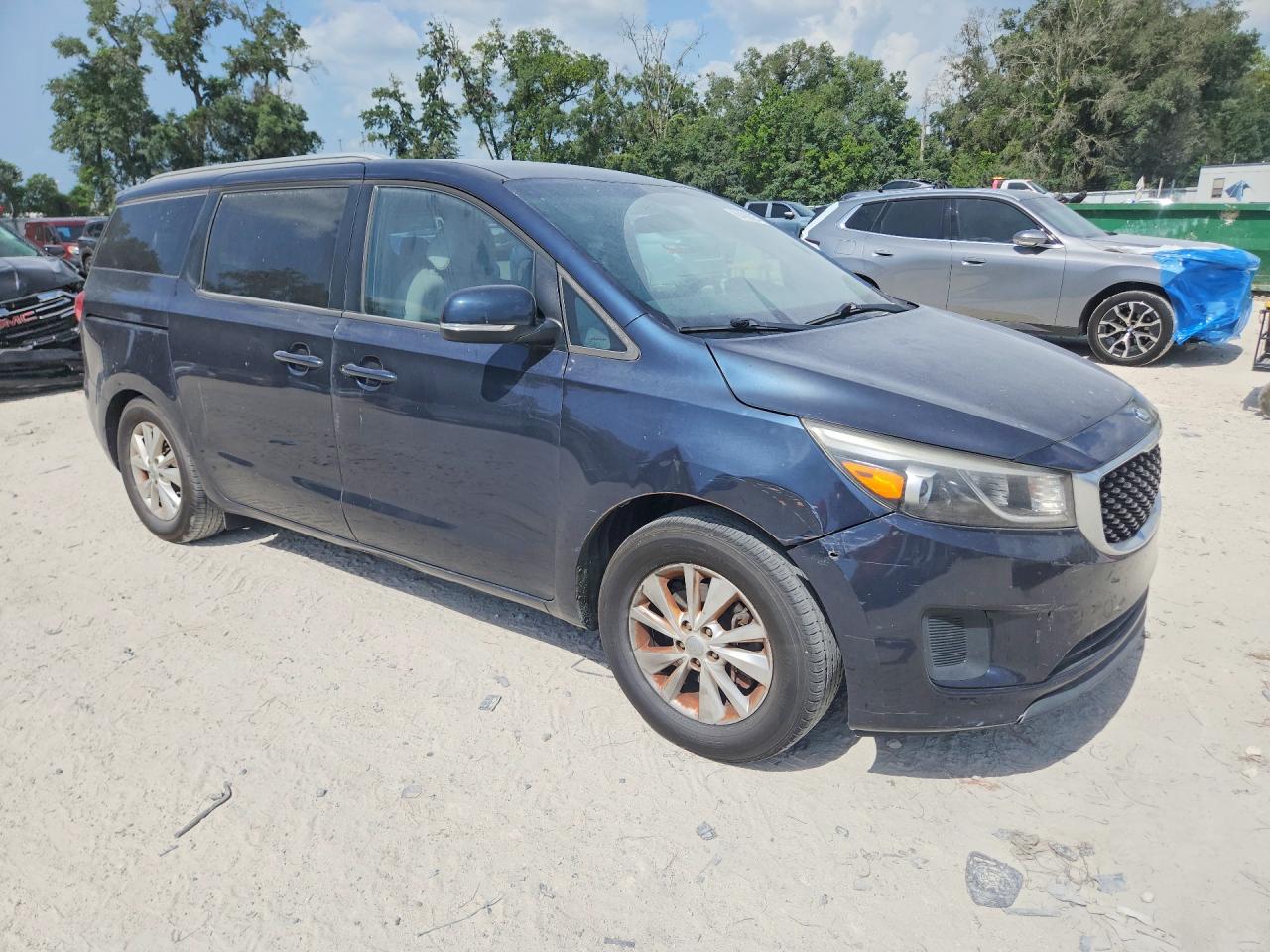 2015 KIA SEDONA GL - Middle-low