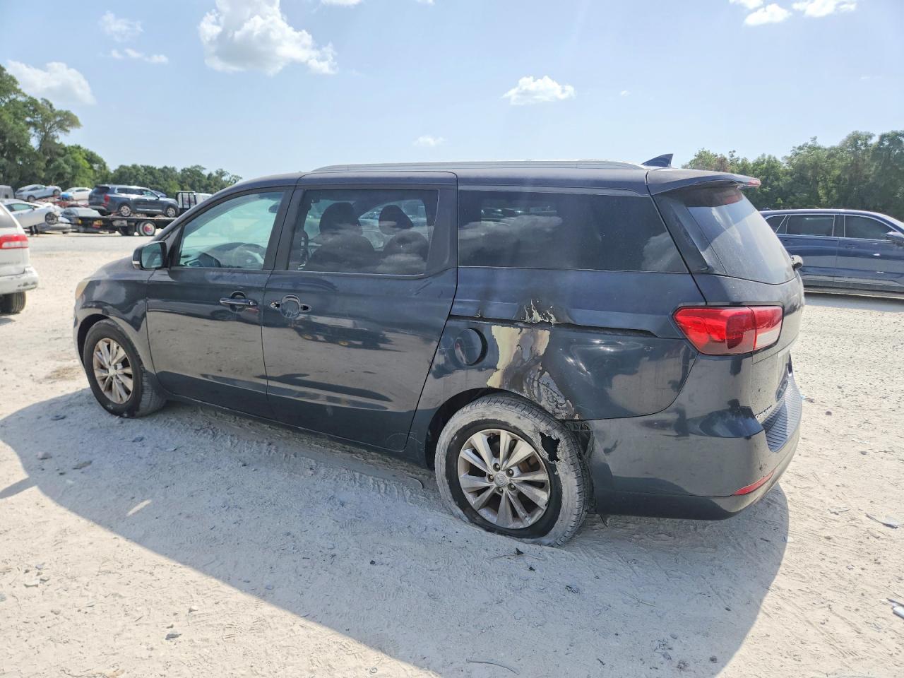 2015 KIA SEDONA GL - Middle-low