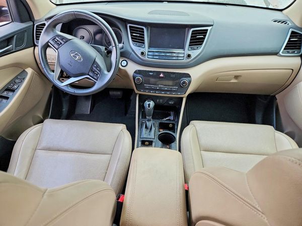 2016 HYUNDAI TUCSON