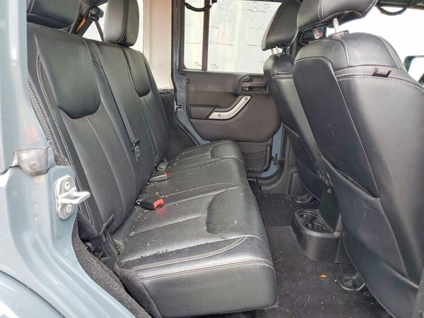 2015 JEEP WRANGLER UNLIMITED SAHARA 4X4