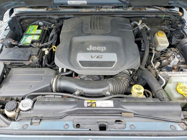 2015 JEEP WRANGLER UNLIMITED SAHARA 4X4