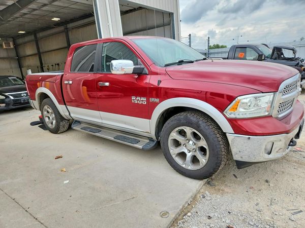 2014 RAM 1500 LARAMIE CREW CAB 4X4