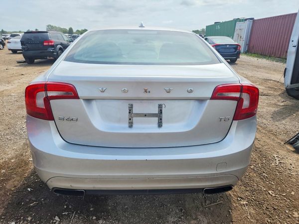2014 VOLVO S60