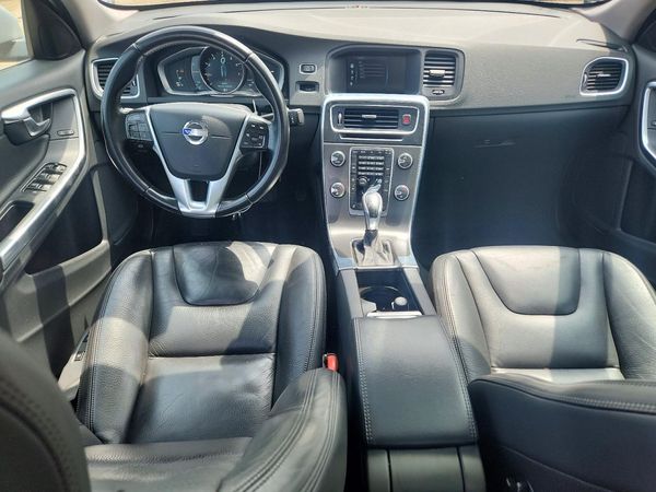 2014 VOLVO S60