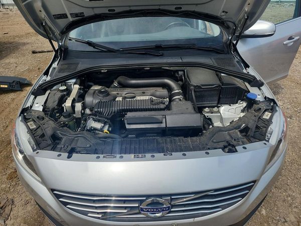 2014 VOLVO S60