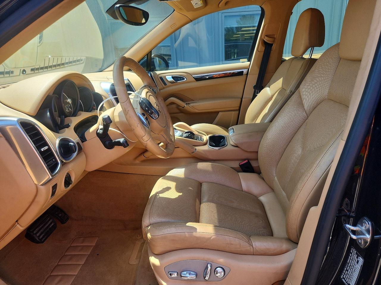 2013 PORSCHE CAYENNE