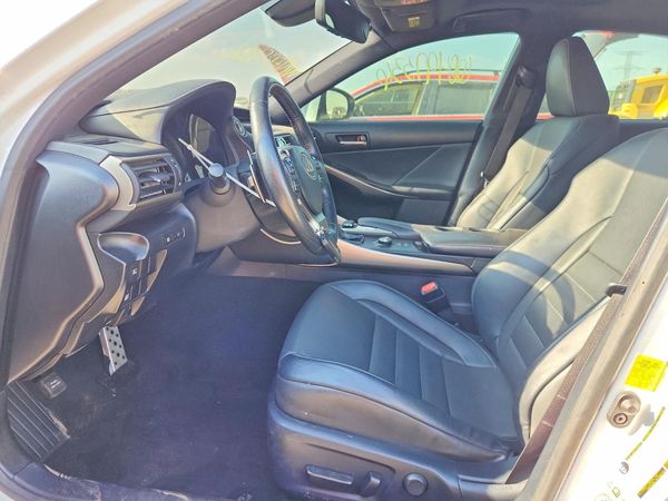 2019 LEXUS IS