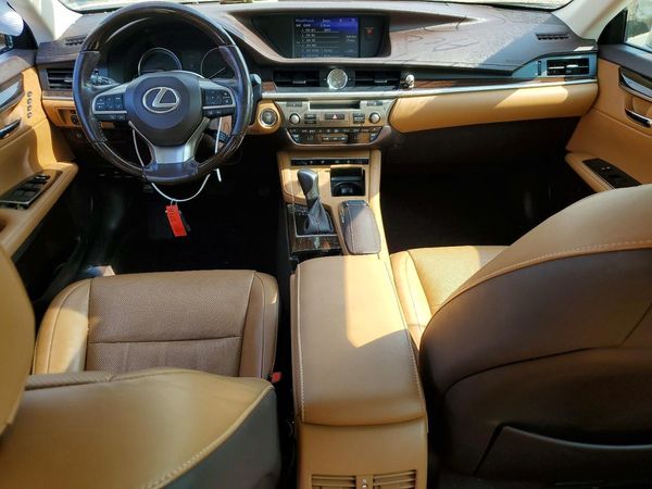2017 LEXUS ES