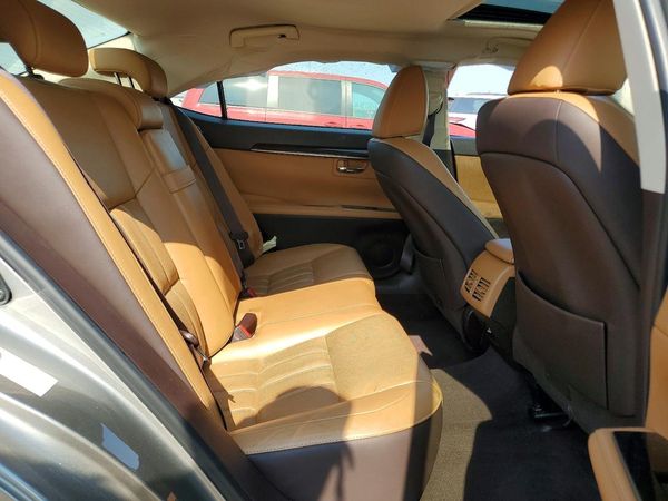 2017 LEXUS ES