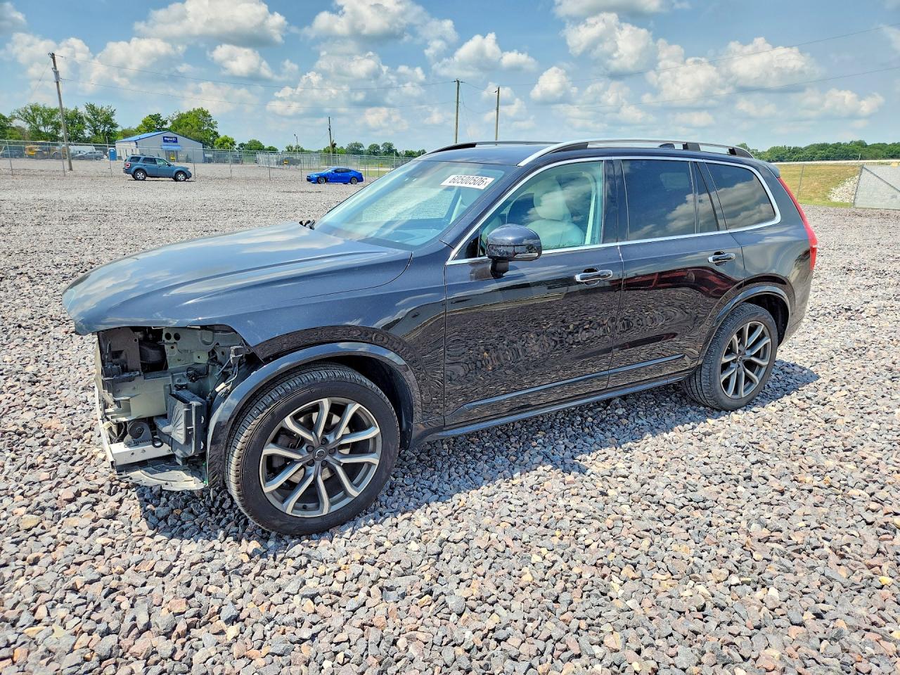 2019 VOLVO XC90 Momentum