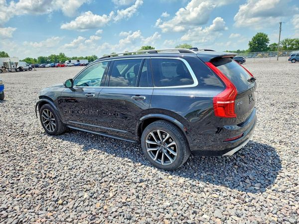2019 VOLVO XC90 Momentum