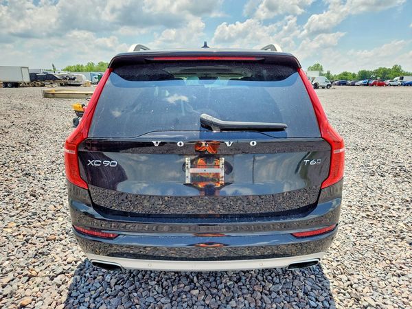 2019 VOLVO XC90 Momentum