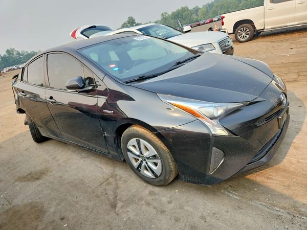 2016 TOYOTA PRIUS
