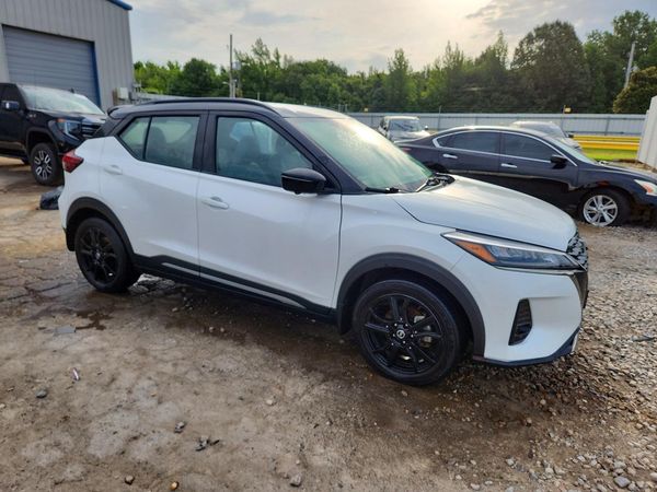 2021 NISSAN KICKS SR