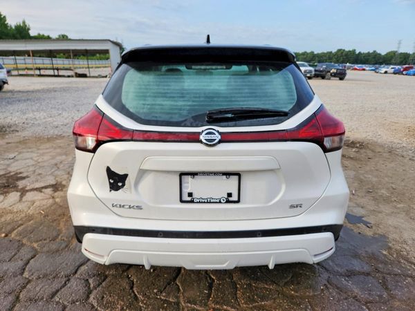 2021 NISSAN KICKS SR