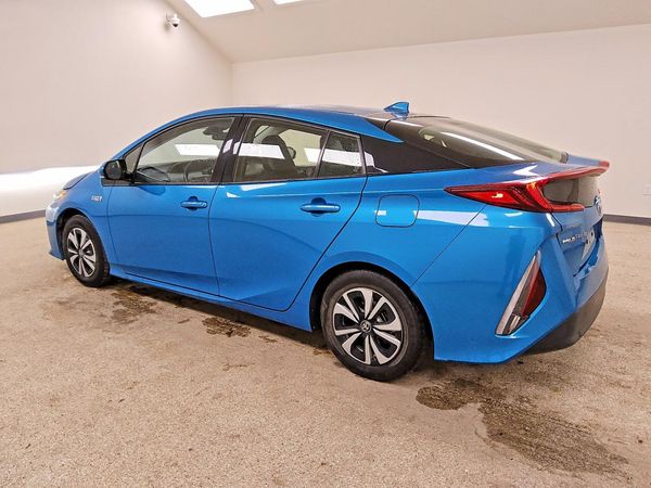 2018 TOYOTA PRIUS Plus/Premium/Advanced