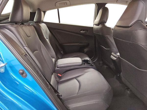2018 TOYOTA PRIUS Plus/Premium/Advanced