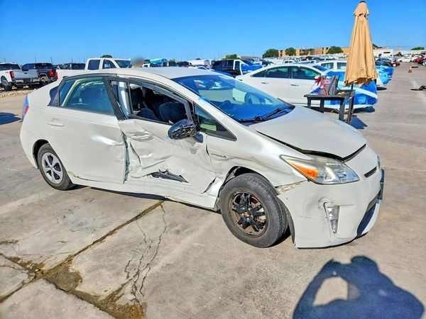 2015 TOYOTA PRIUS