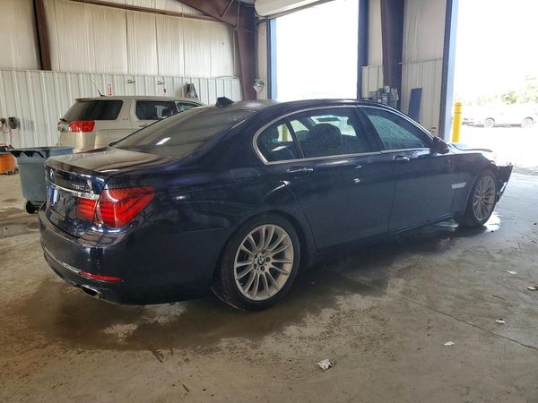 2013 BMW 750