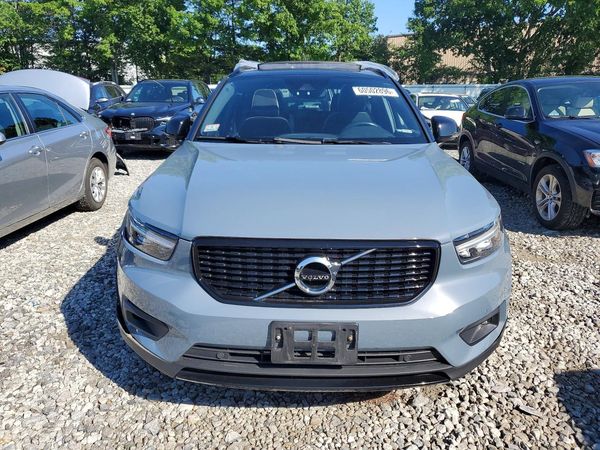 2020 VOLVO XC40 R-Design