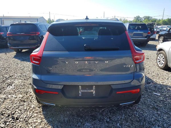 2020 VOLVO XC40 R-Design
