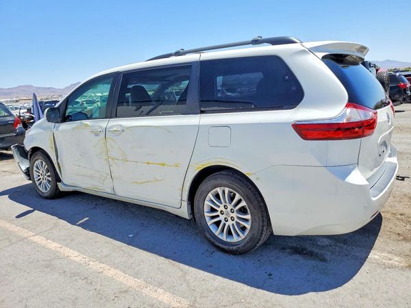 2017 TOYOTA SIENNA