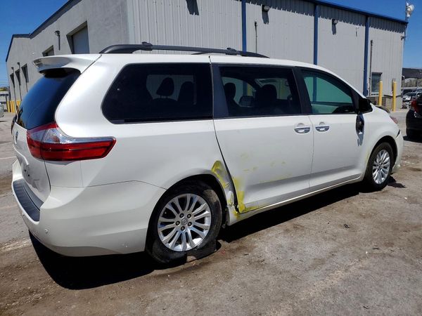 2017 TOYOTA SIENNA