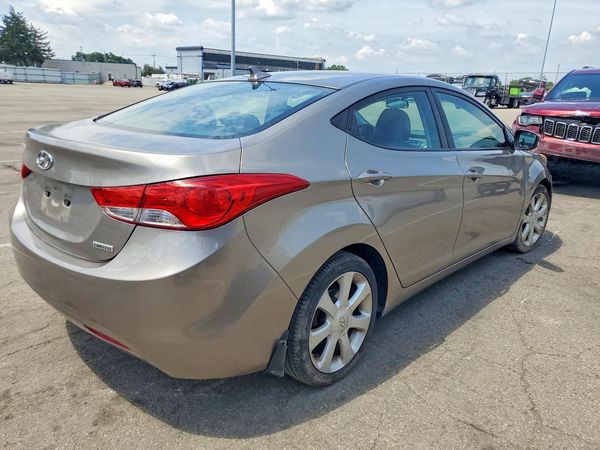 2013 HYUNDAI ELANTRA