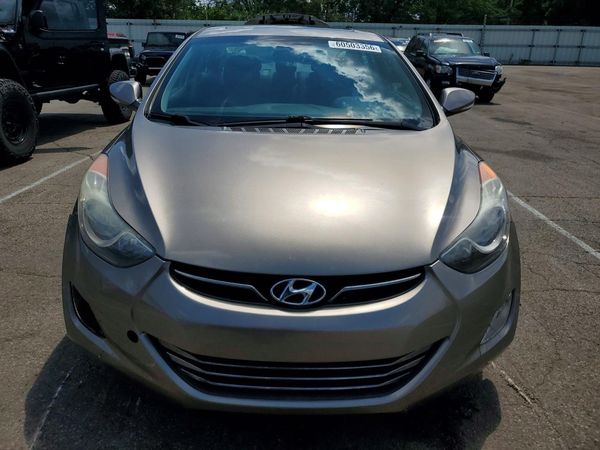 2013 HYUNDAI ELANTRA