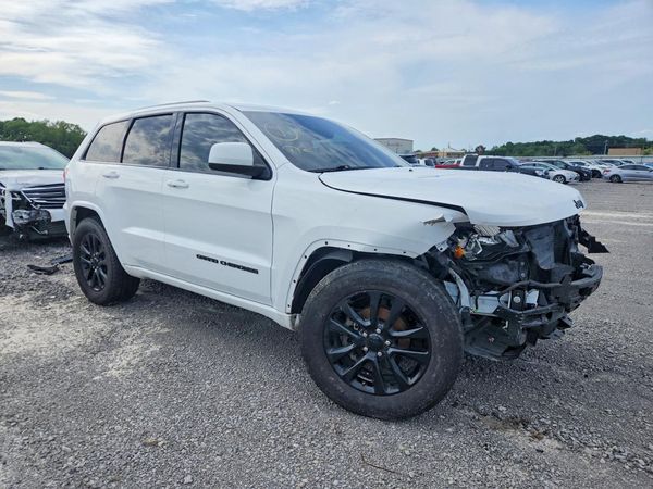 2018 JEEP GRAND CHEROKEE LAREDO 4X2