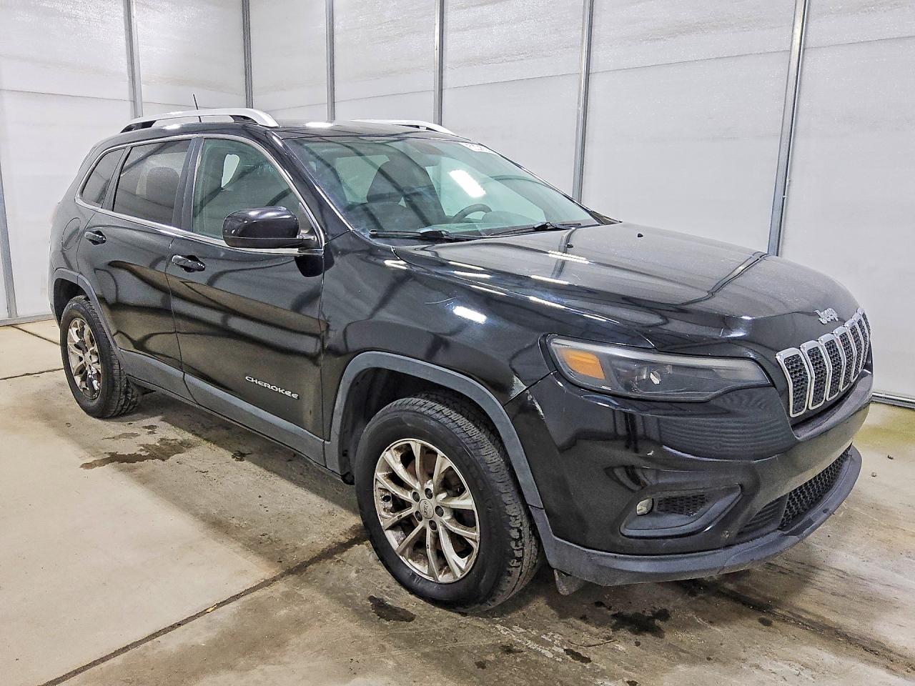 2019 JEEP CHEROKEE LATITUDE 4X4