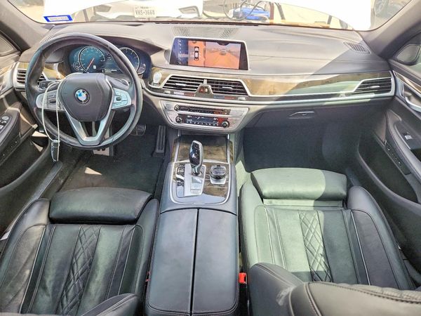 2019 BMW 750