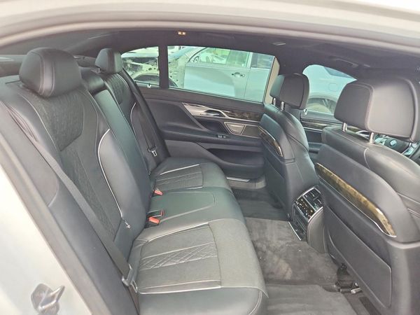 2019 BMW 750