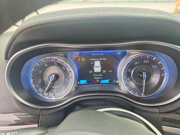 2017 CHRYSLER 300 Limited
