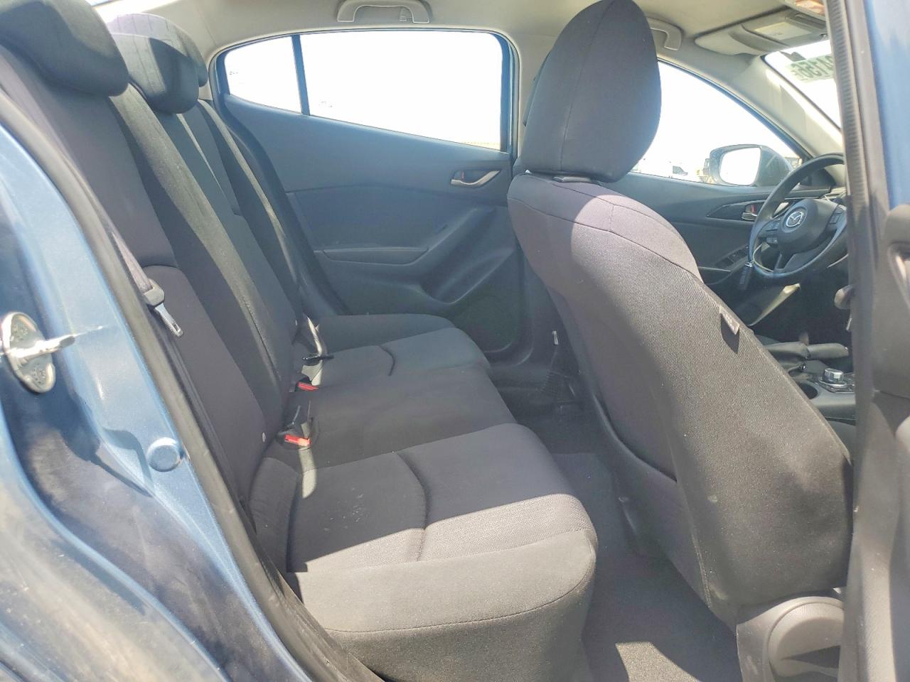 2016 MAZDA 3 SV/Base