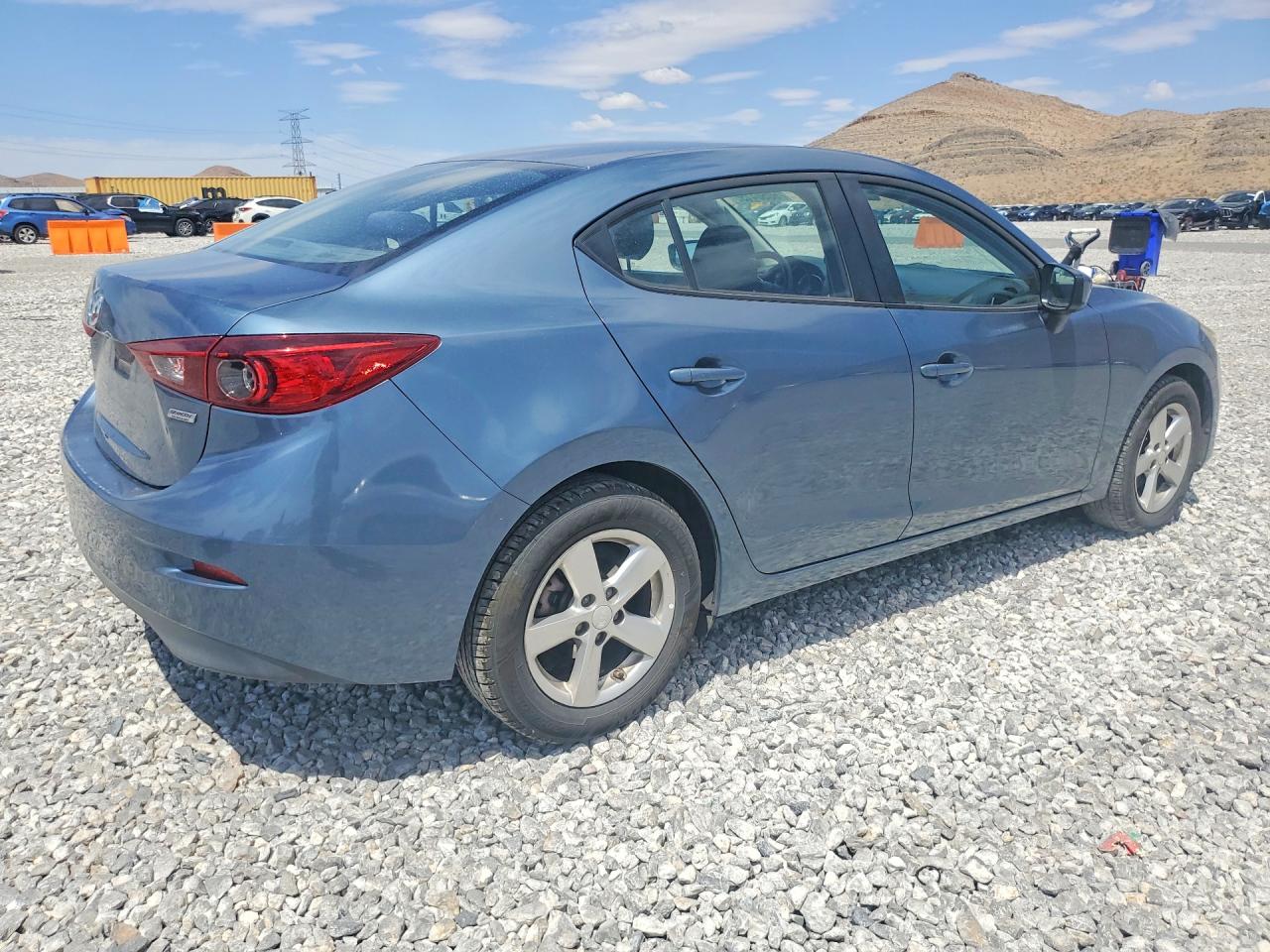 2016 MAZDA 3 SV/Base