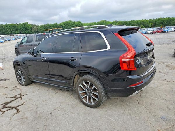 2017 VOLVO XC90 Momentum