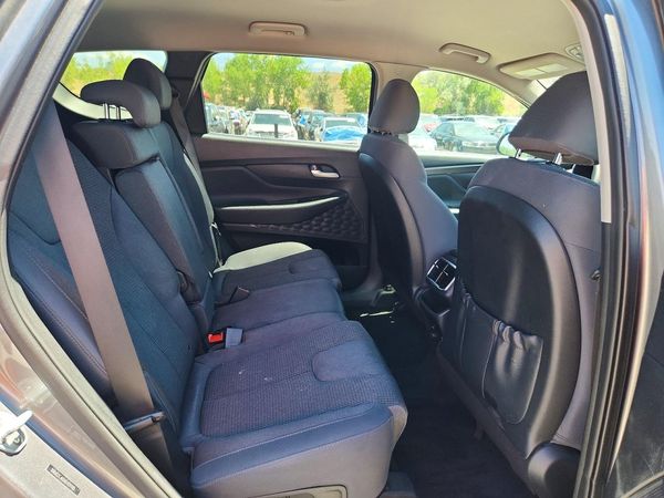 2019 HYUNDAI SANTA FE SE