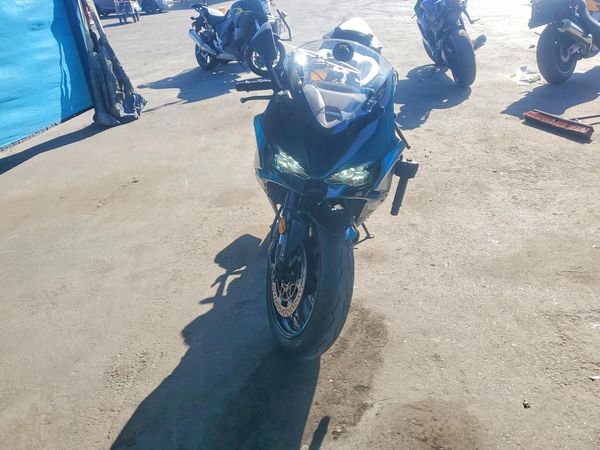 2025 KAWASAKI ZX636