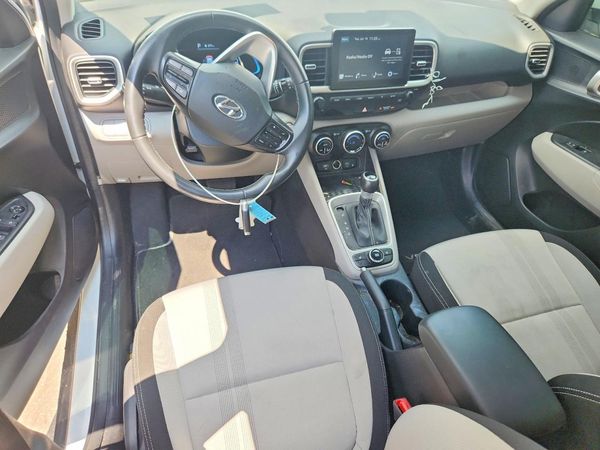 2026 HYUNDAI VENUE SEL, SEL w/ 2-Tone Roof