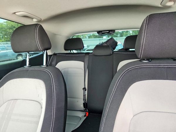 2026 HYUNDAI VENUE SEL, SEL w/ 2-Tone Roof