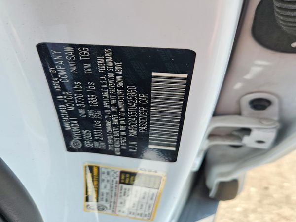 2026 HYUNDAI VENUE SEL, SEL w/ 2-Tone Roof