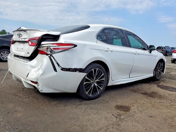 2018 TOYOTA CAMRY