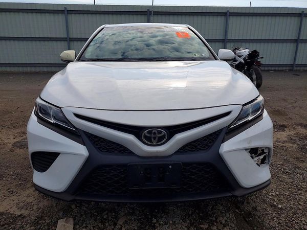 2018 TOYOTA CAMRY