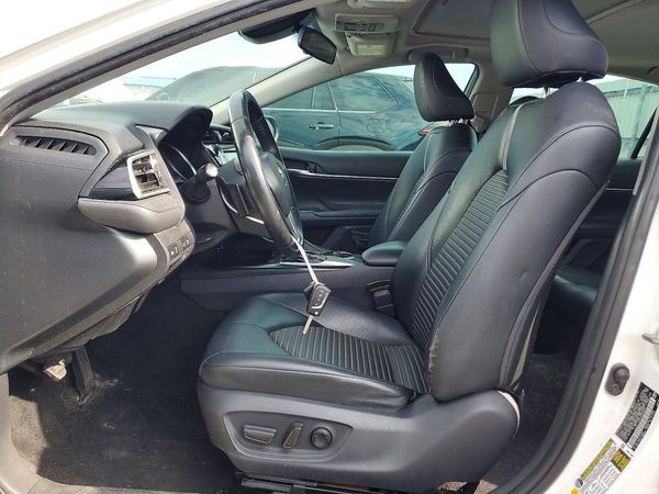 2018 TOYOTA CAMRY